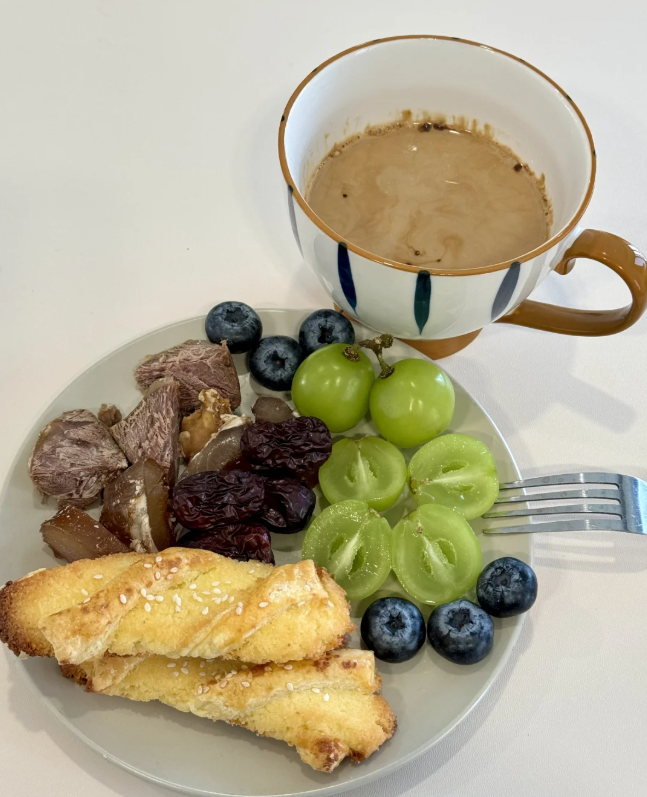 朝の一杯は最高のコーヒー。優雅な朝を迎えましょう！