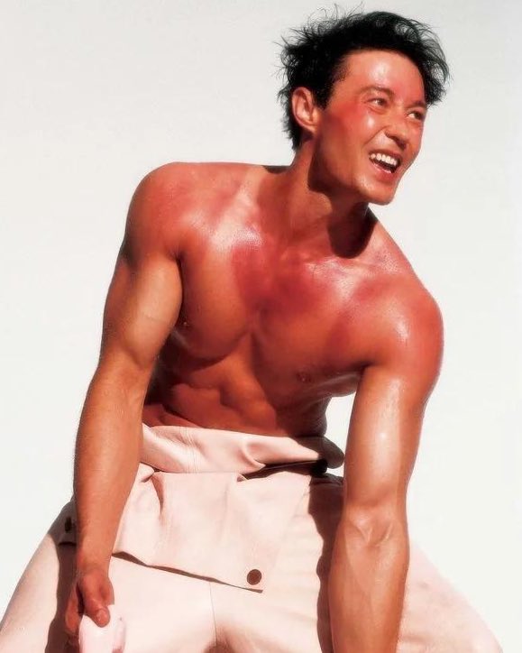 Got a tank top tan, hoping it’s giving this