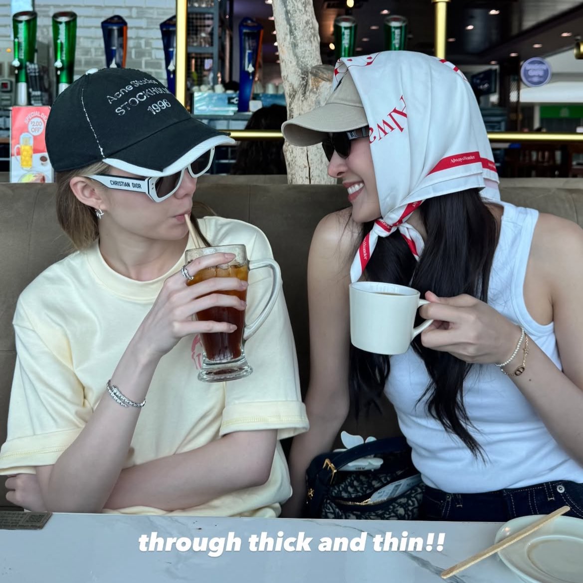 ⠀

พอจะสวนโพพี่ลินทีไร โดนสวบกลับหมดทุกทีเลย บางทีก็อยากจะ ‘เพลงลิน’ บ้างไรบ้าง เนอะบี่บี๋

⠀