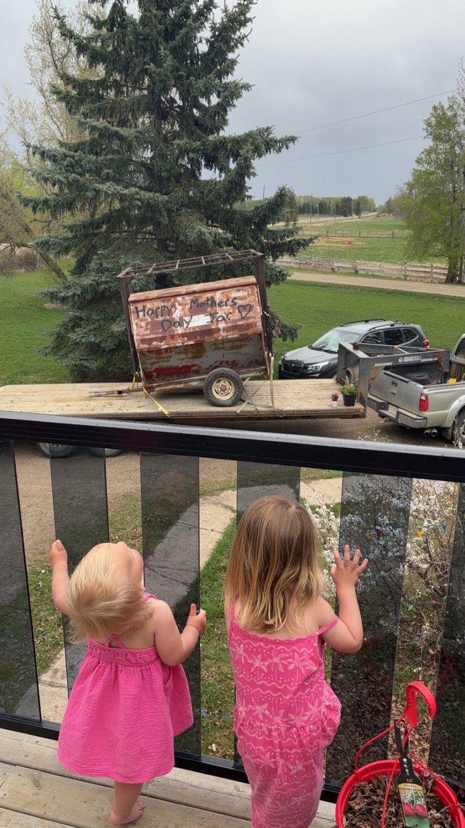 Watch out fellas, <a href="/garrett_wolf3/">Garrett Wolf</a> is really raising the present bar over here.