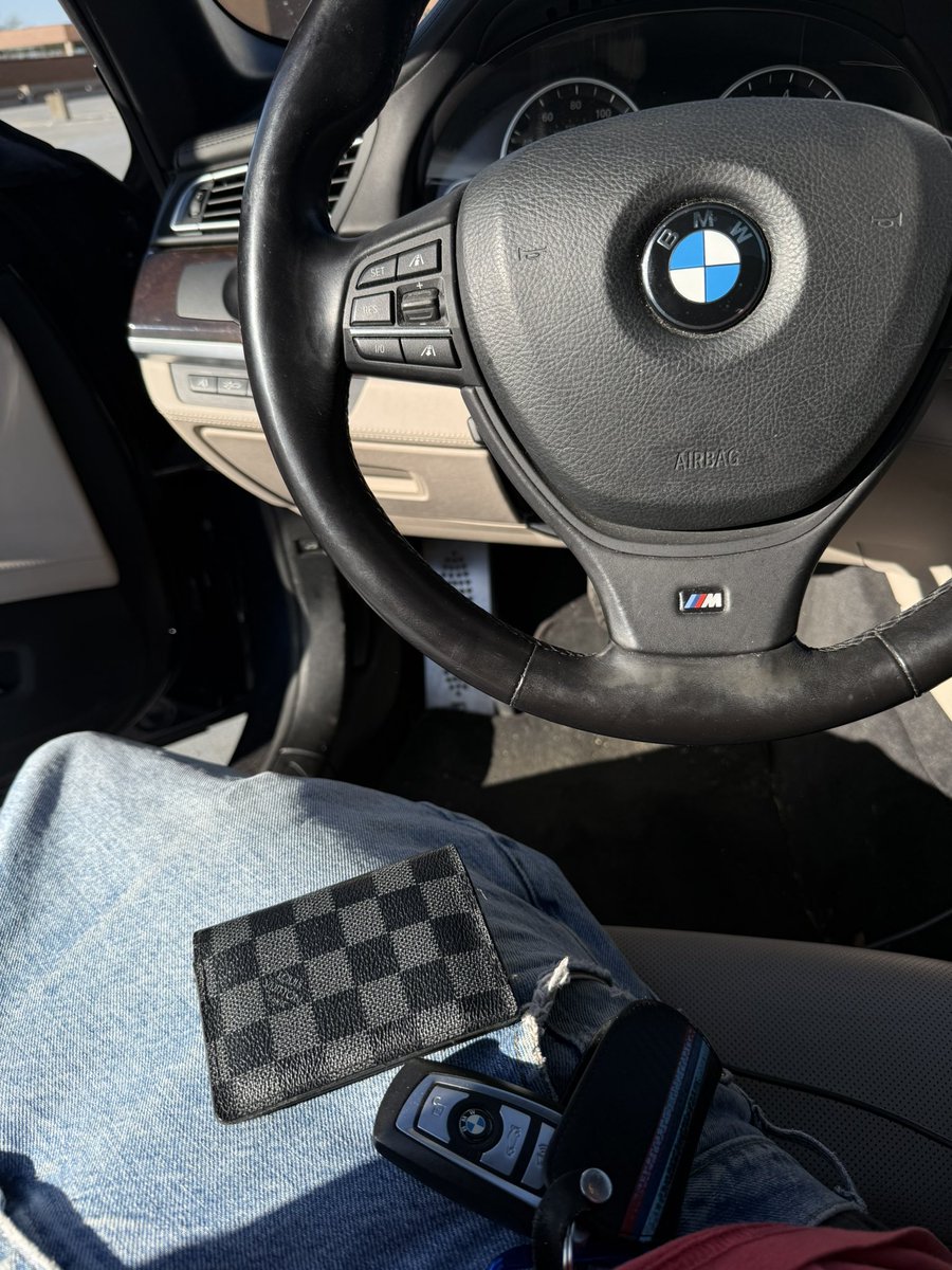 ape__jacket's tweet image. is this thing on?