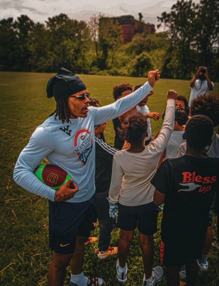 Jahiem White (@jahiemwhite_305) on Twitter photo Great day coaching the little kids today. Thank you to the York Bears for letting come back! <a href="/WVUfootball/">West Virginia Football</a> Great day coaching the little kids today. Thank you to the York Bears for letting come back! <a href="/WVUfootball/">West Virginia Football</a>