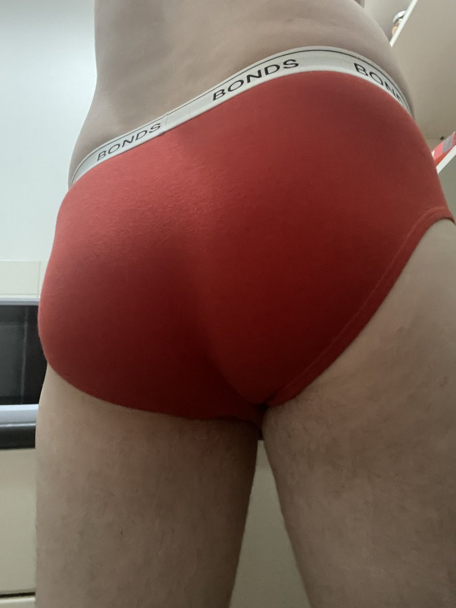 willfromsydney's tweet photo. I’m a nudist but there’s definitely something to be said about a comfy pair of #briefs https://t.co/eOvjX1X587
