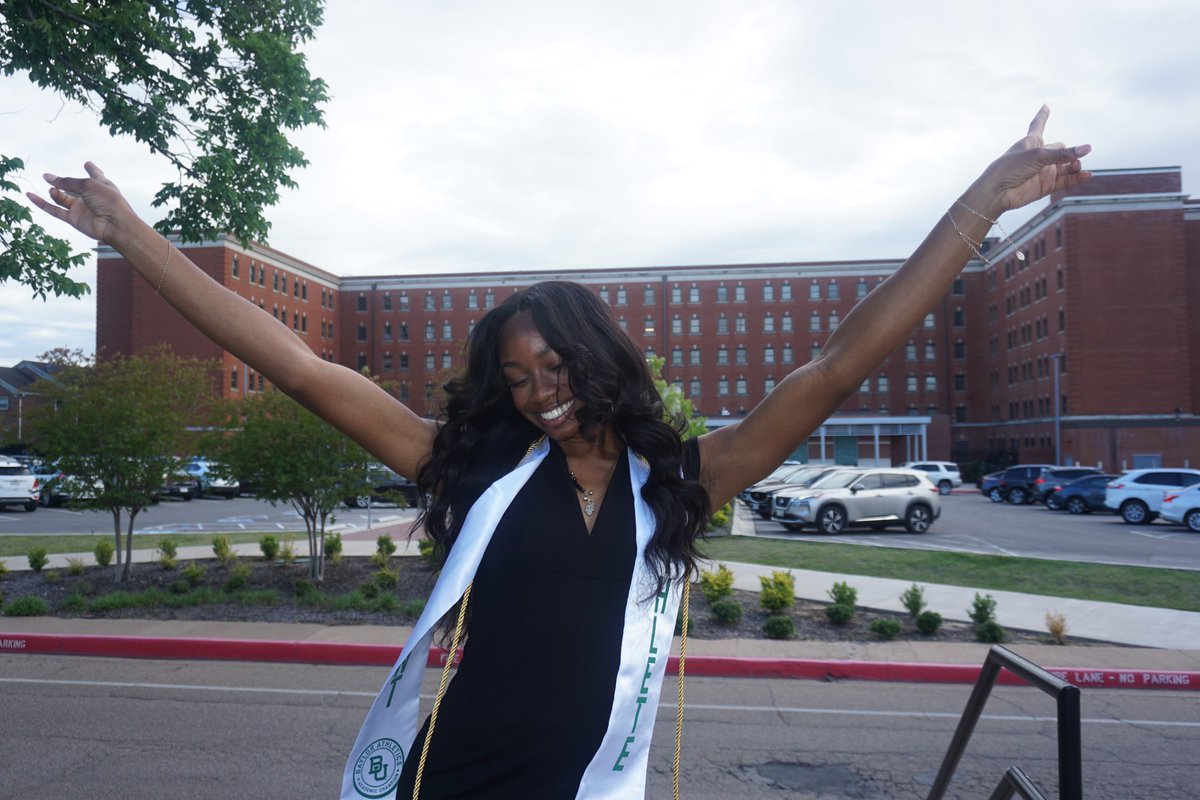 soon to be grad 🎓