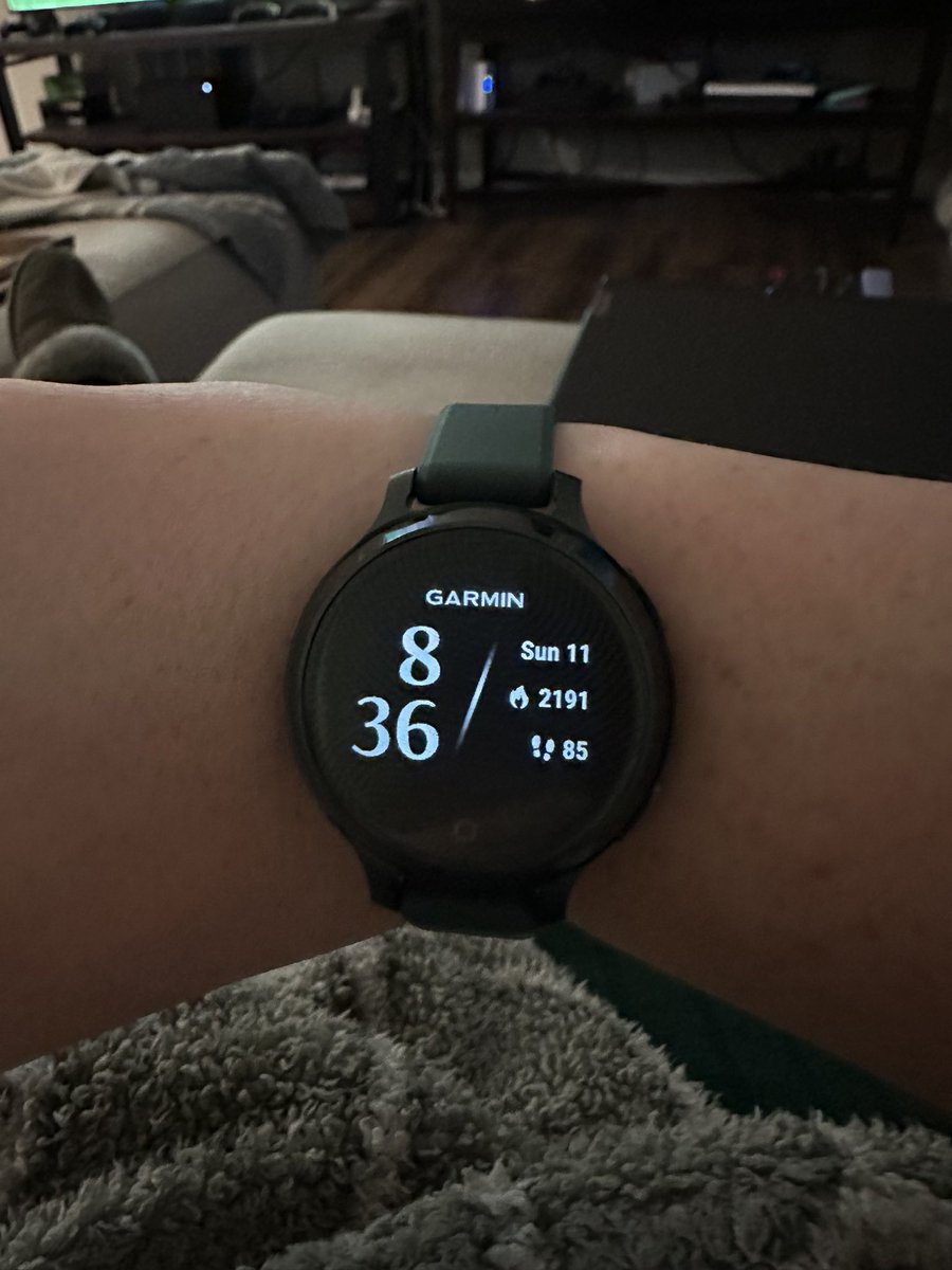 Ellie is on 💙☁️ tweet media