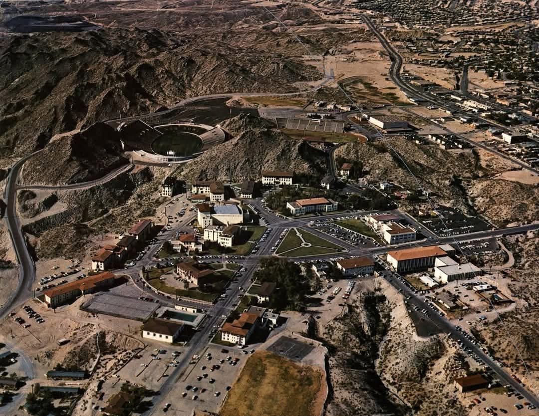 A picture of Texas Western College in 1966‼️

📸 El Paso History Alliance &amp; UTEP Special Collections