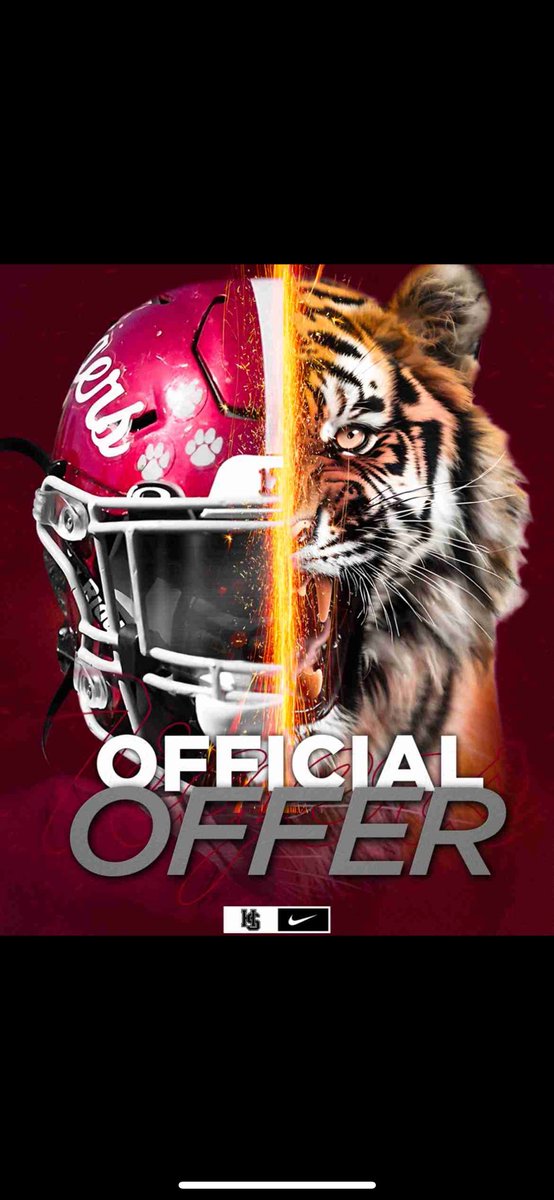 Very blessed to receive my first football offer to play at <a href="/HSC__FOOTBALL/">H-SC Football</a>! <a href="/HSCCoachClarkJr/">David Clark Jr</a> <a href="/CoachCreason66/">Rob Creason</a> <a href="/CoachBills92/">Tyler Billings</a> <a href="/JaredRolfes/">Jared Rolfes</a> <a href="/OakGroveGrizzFB/">Oak Grove Football</a>