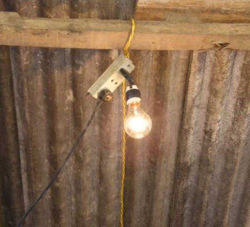 OFCBostil's tweet photo. 🚨LUZ PARA TODOS | Governo prepara grande evento para inaugurar o programa de luz gratuita no próximo dia 15. A estimativa é beneficiar cerca de 60 milhões de brasileiros. O custo, de aproximadamente R$ 4,5 bilhões, será repassado aos demais consumidores. https://t.co/i3Vj5tdlrL