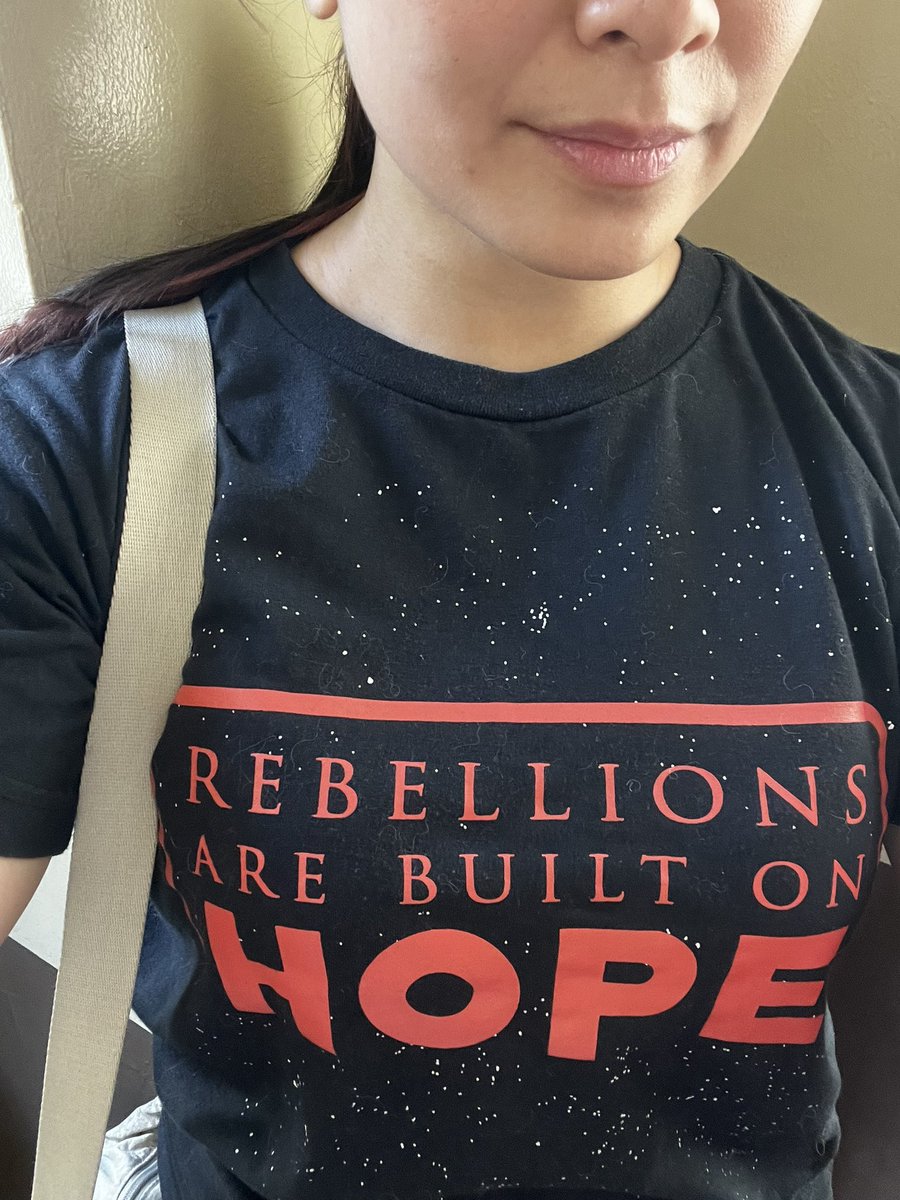 MikaFabs tweet media