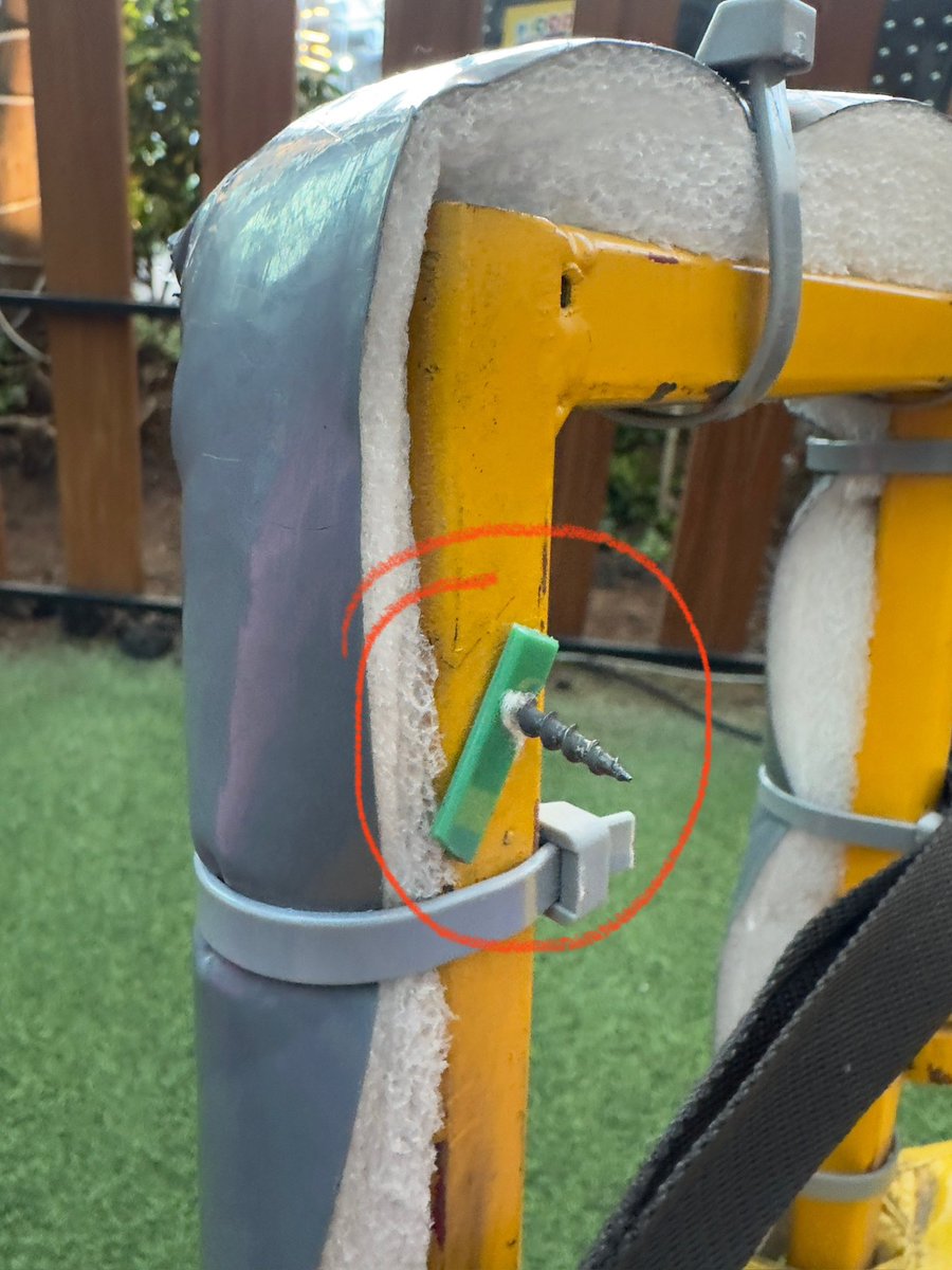 Adriãn Moheno tweet media