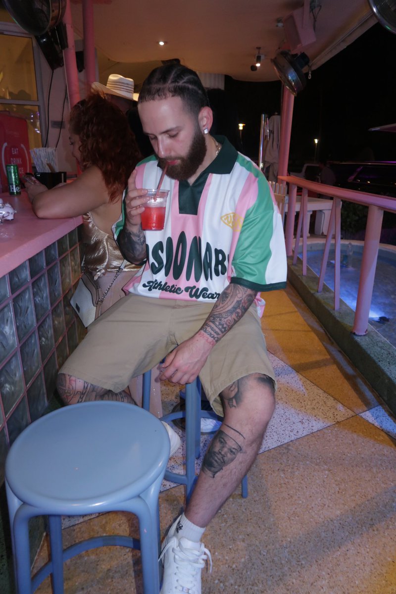 yaboyzekee's tweet image. Miami for the night