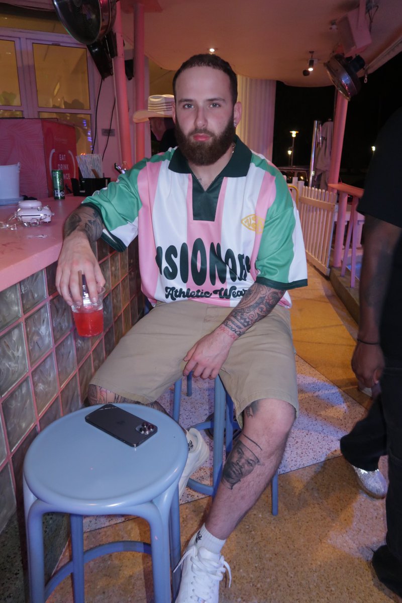 yaboyzekee's tweet image. Miami for the night