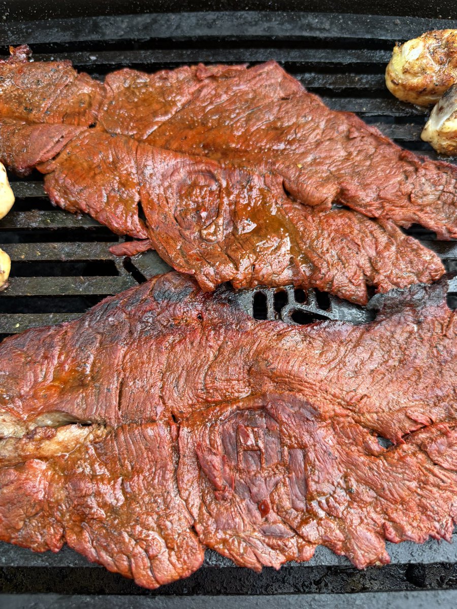 senoroukc's tweet photo. All meats passed inspection. No one cried, nothing caught fire (that wasnβt supposed to), and the OU logo looked like a chefβs kiss. π
Momβs happy. Grillβs retired. Iβm basically a backyard legend now.
#MeatSweats #GrillDad #StillMarried
#OUDNA #MothersDay #BoomerSooner https://t.co/X9b2nEgmLA