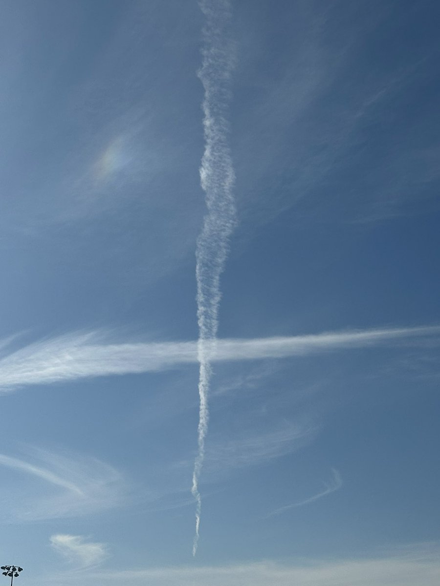Seeing a cross in the sky last week during one of our games was just the reminder I needed that we play for an audience of One and nothing else matters. ✝️Philippians 4:13 "I can do all things through him who strengthens me.” This week we have senior day! Can wait to celebrate