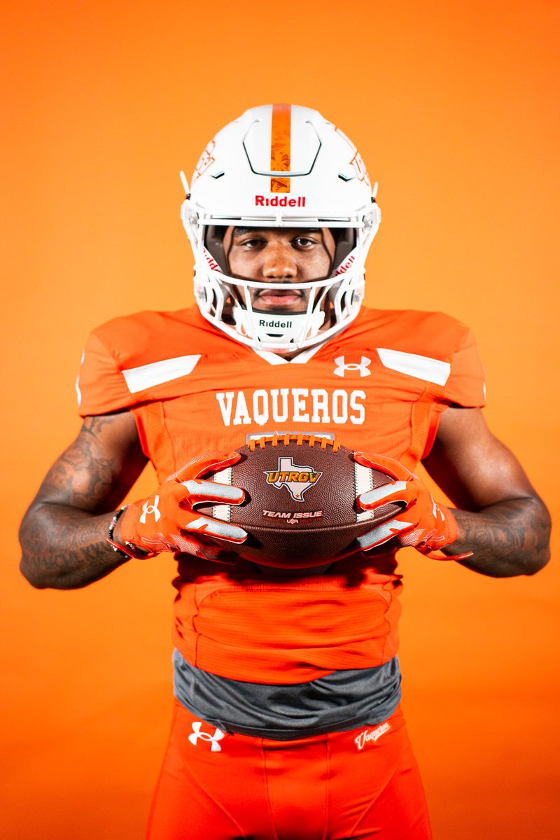 javiencuff's tweet image. I appreciate everyone who has recruited me thus far and reached out to me to come to their program. With that being said me and my family have decided that it’s in my best interest to take my talents to UTRGV!! 
✌🏾up !!