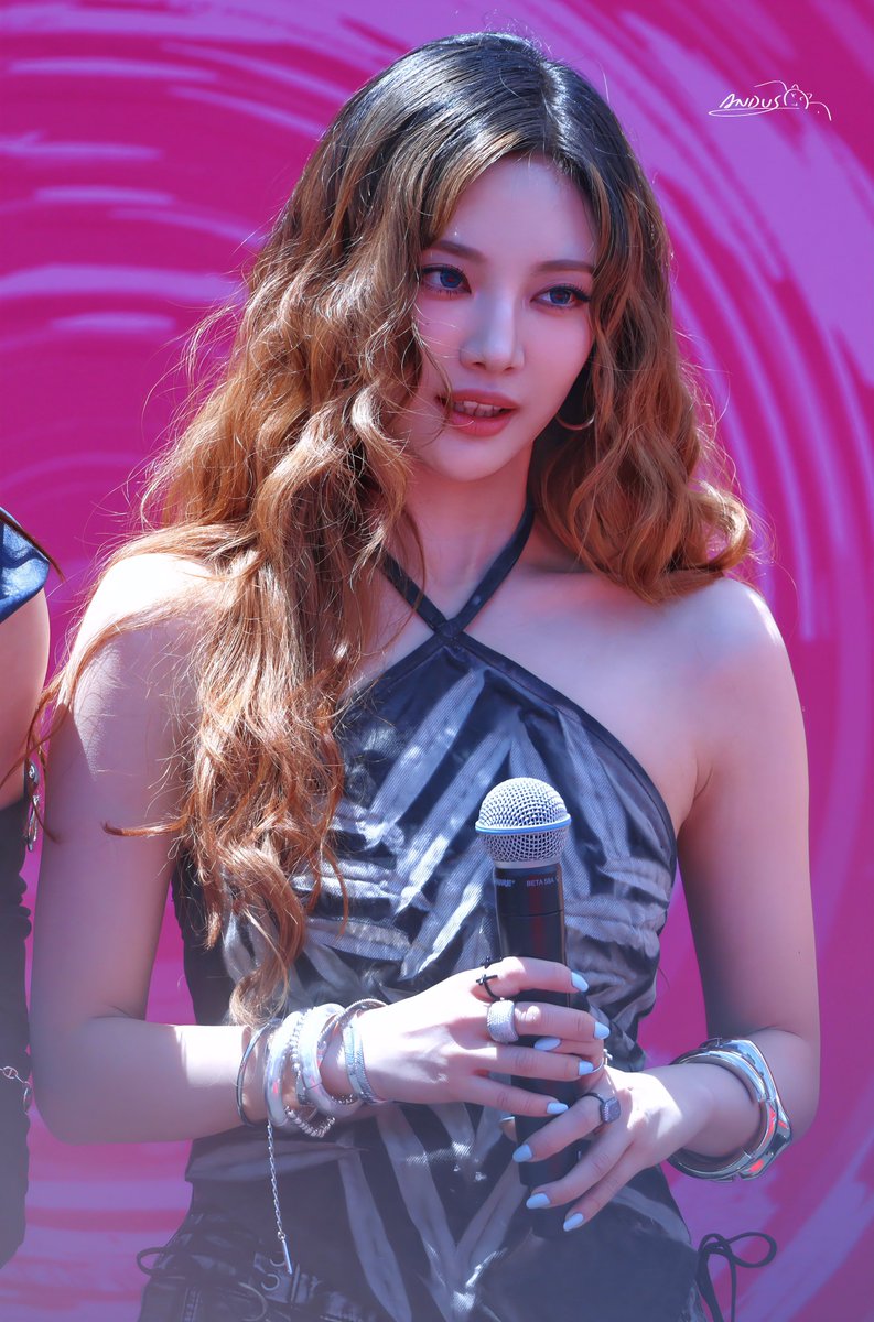 ningshourly's tweet photo. STUNNING https://t.co/L5T19tVlwo