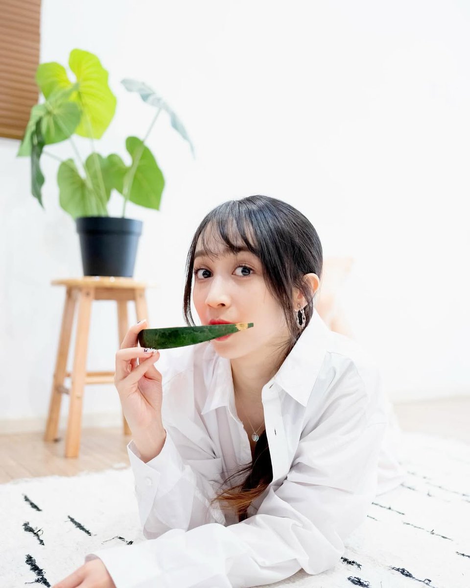ちっちゃい時から好きな果物スイカ Dari kecil suka semangka.

foto semangka lainnya disini ya karyakarsa.com/trashsushi/aya…
