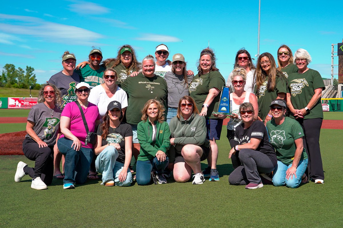 🏆⚾️ How it started ➡️ How it's going 🤩

Safe to say these moms received a pretty great Mother's Day present from their sons!

#GLVCbase | #GLVCchamps