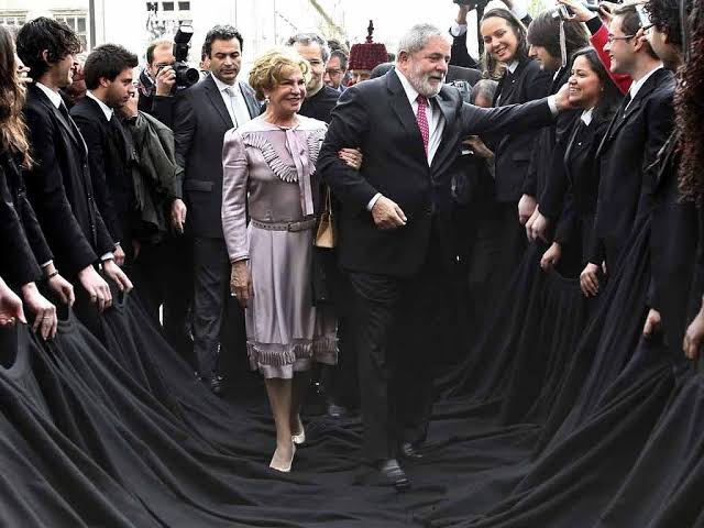 Lula vai receber mais um título doutor honoris causa de uma Universidade na Rússia. A elite do atraso não se conforma que um torneiro mecânico nordestino se tornou uma das pessoas mais respeitadas no mundo.