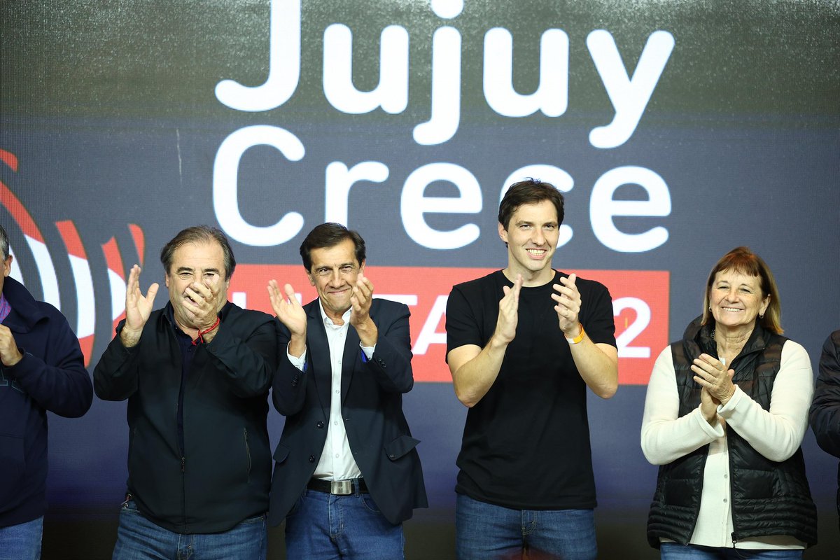 GRACIAS JUJUY 

Hoy la provincia habló, y habló con fuerza.
Reafirmamos un camino que empezamos hace años, con esfuerzo, con compromiso y con amor por Jujuy.

Gracias a cada jujeña y cada jujeño que fue a votar, que nos acompañó, que confió.

Este triunfo no es de un espacio