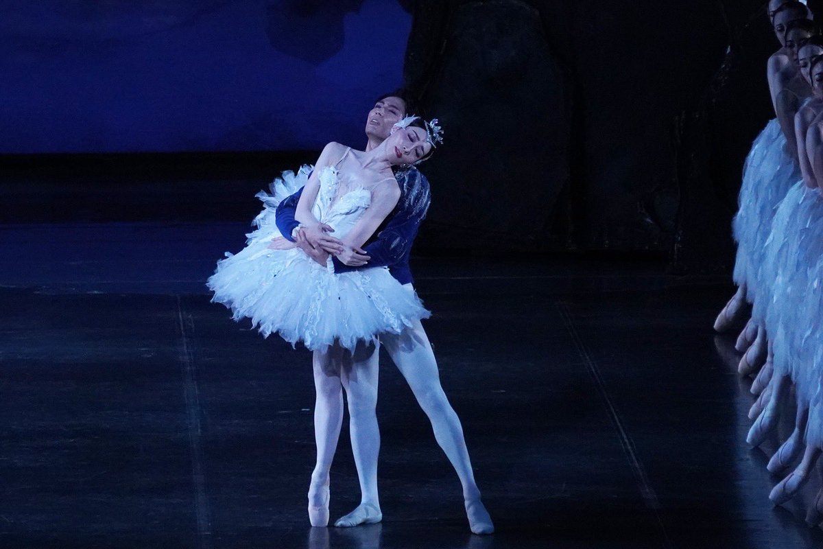 kballetofficial's tweet photo. 《《全席完売・満員御礼》》
【1st/2nd/3rd Performance 】2025.05.10-05.11
K-BALLET TOKYO Spring 2025
Swan Lake 

ー1st/3rd Performance ー
Odette / Odile：Sena Hidaka
Prince Siegfried ：Shoya Ishibashi
Von Rothbart ：Ren Kuriyama

ー2nd Performance ー
Odette / Odile：Nozomi Iijima 
Prince Siegfried ：Masaya Yamamoto 
Von Rothbart ：Shohei Horiuchi

Conductor ：Katsuhiro Ida 
Orchestra ：Theater Orchestra Tokyo
@tot_orchestra 

#Kバレエ #白鳥の湖 #熊川哲也