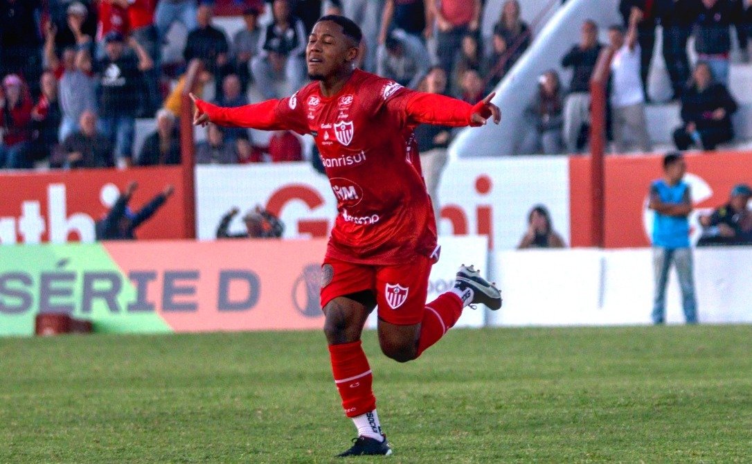 Jogando no Estrela D´alva pela 4a rodada do Campeonato Brasileiro da série D, Guarany venceu o São José no final da partida pelo placar de 1 x 0. Foi a primeira vitória alvirrubra, de todos os tempos, em uma divisão de Campeonato Brasileiro. Jean Lucca foi o autor do gol.
