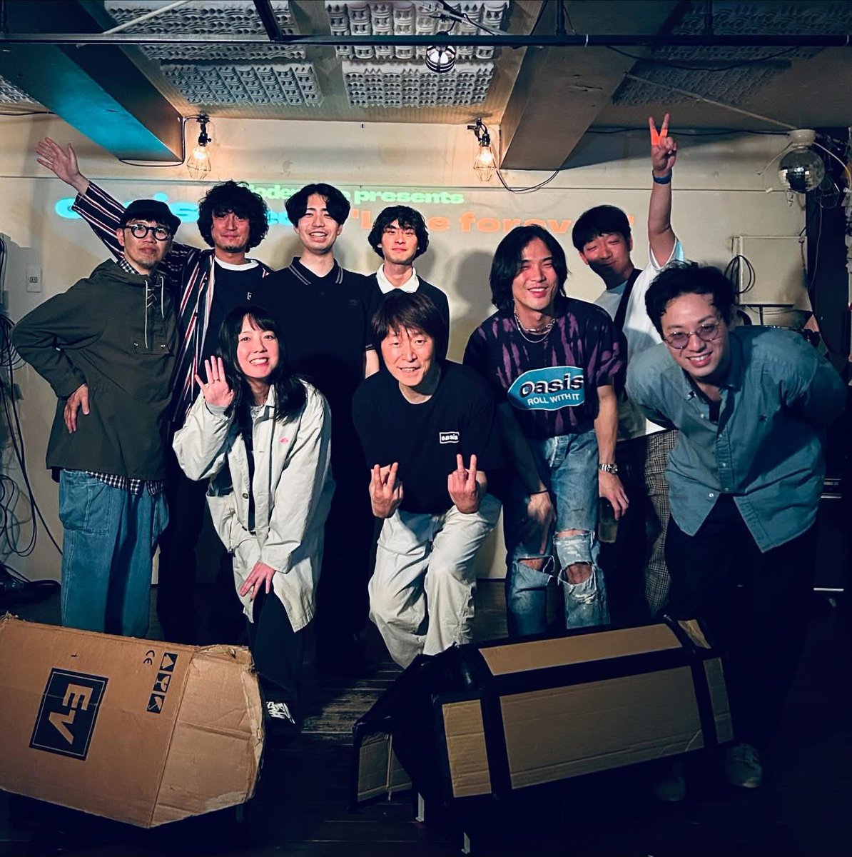 5/11モナレコ、oasisスペシャルありがとうございました〜！oasisにインスパイアされたアーティストさんたちとゆっぽさんの最高の選曲によるoasis DJとそして何よりnorthern brightがお2人とも揃ってステージに上がれたこと。全てがbiblicalな夜でした。次回ライブは7月！また詳細告知致します！