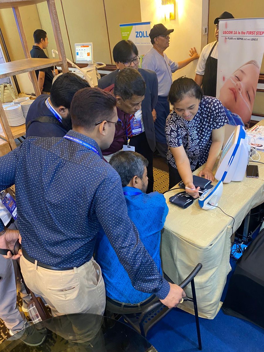 Uscom's tweet image. Live from #APICC2025 in Bali 🌴
Uscom is on site with PT Nutrilab, showcasing #USCOM 1A & #UscomBP+ for pediatric and neonatal intensive care.
Dr. Latief from the organising committee emphasized the vital role of training & education in advancing healthcare in Indonesia.
#Uscom
