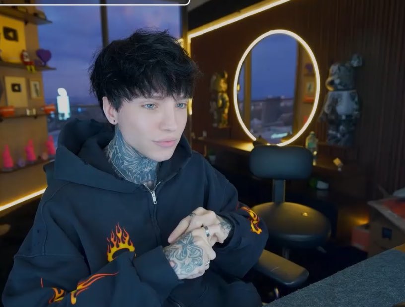 XcryRepDom's tweet image. Entra YAA ‼️

Ya está en stream nuestro emo favorito🖤 No te pierdas el stream probando cositas y preparativos para la gran semana🤭
 
 Se viene 555 😎

Link 🔗 
kick.com/cry