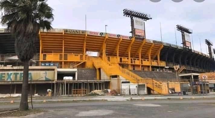 feder_89's tweet photo. Avisen si se llevará acabo el juego de ⁦@TigresOficial⁩ VS ⁦@ClubNecaxa⁩ … vean las ruinas del estadio después del #temblor #sismo #nuestraliguilla https://t.co/p6cfiPAvzB