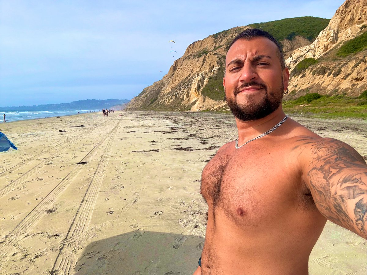 tu_favorito_habibi tweet media