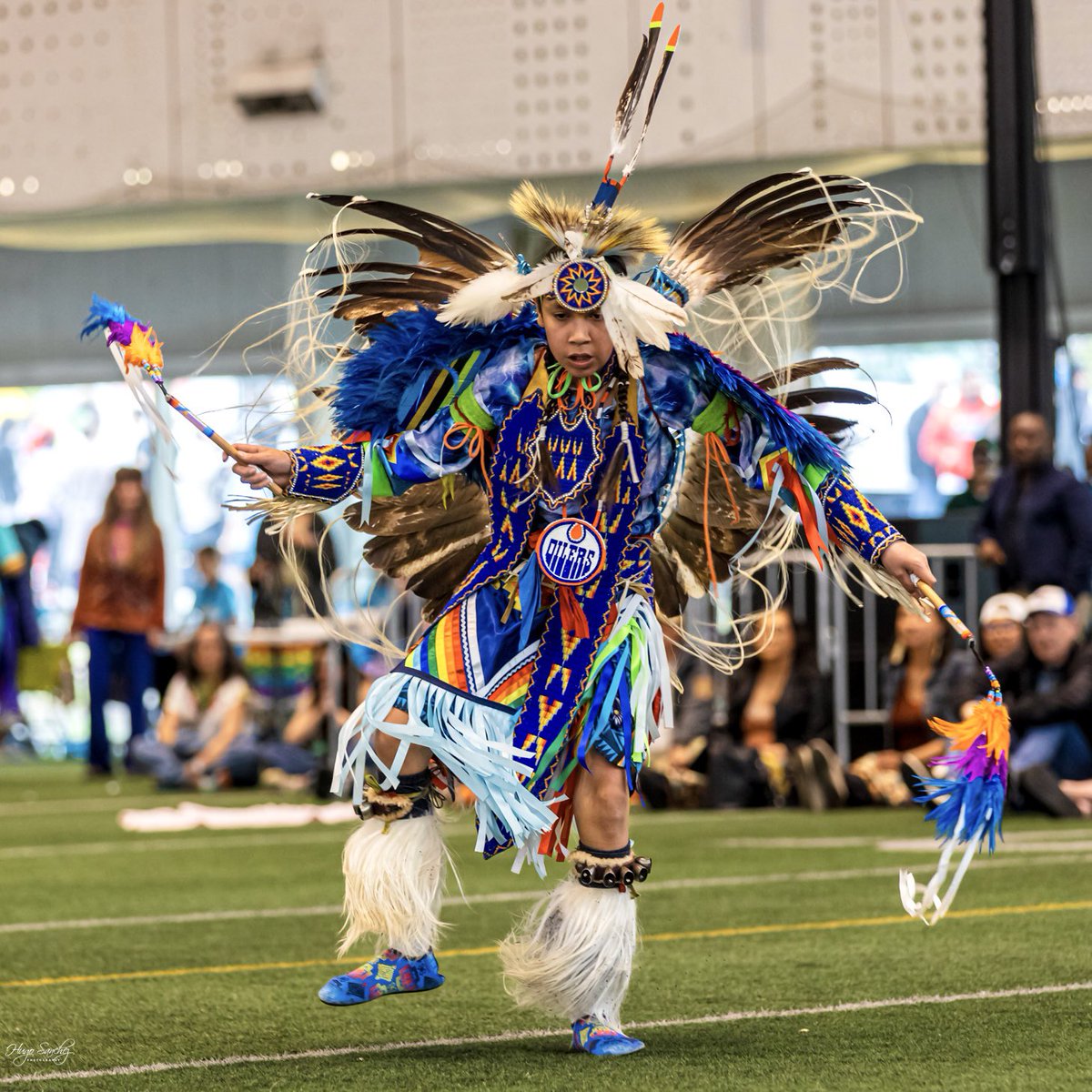 YEGHugo's tweet image. Ben Calf PowWow. Dancing at the rhythm of the drums and singer. #bencalfrobepowwow #powwow #dancer #dancing #drum #indigenous #canada #alberta #edmonton #ecsd #outfit #eagle #feathers #ancestors