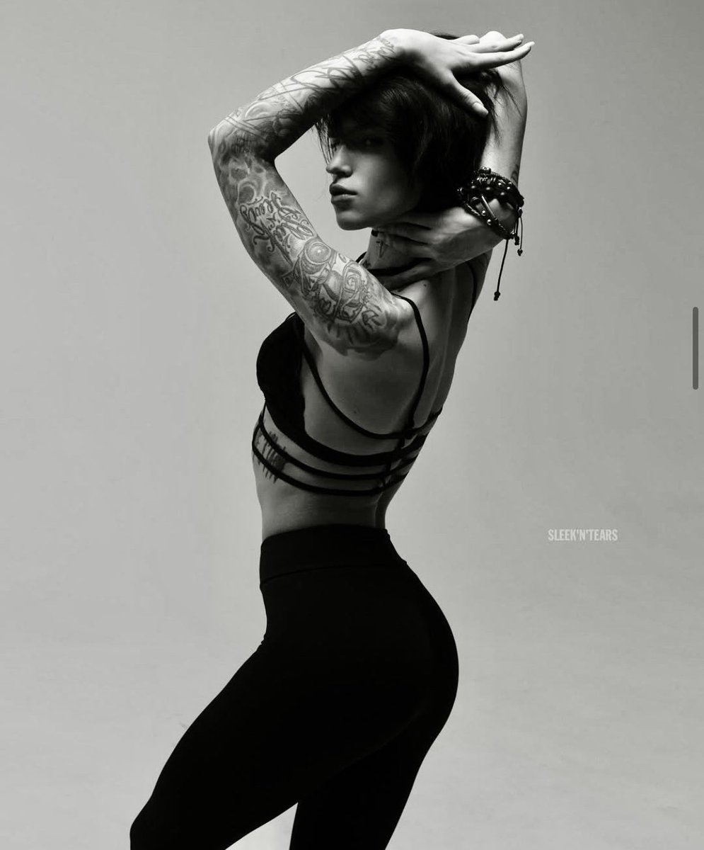 #GigaChad #GigaChadette #SLEEKNTEARS