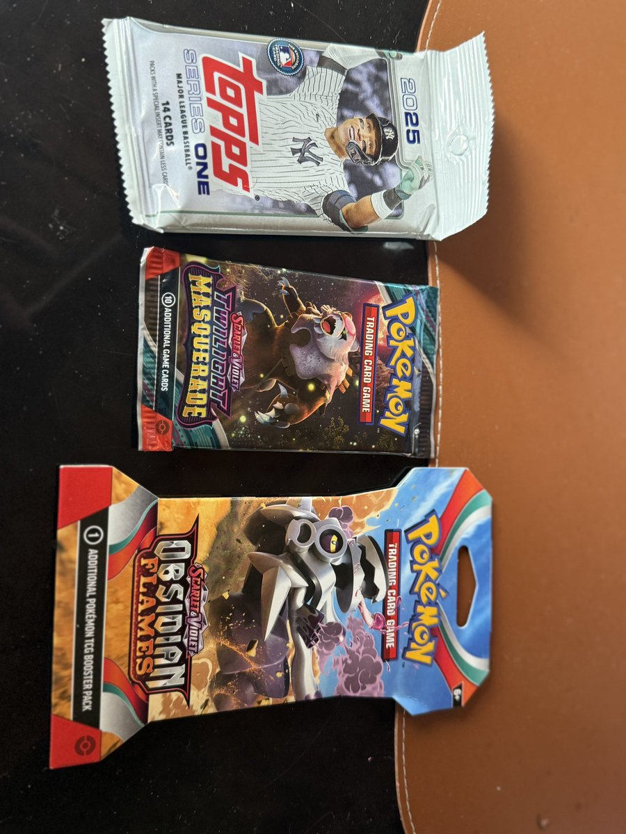 🎉 EXCITING  GIVEAWAY ALERT! 🎉

Win topps 2025 Series one pack,
Pokémon scarlet &amp; violet Twillight Masquerade, plus Pokémon Obsidian flames🎁

To enter, simply:
✅ FOLLOW @Whitepepsi420
❤️ LIKE this post
🔄 REPOST 

After Whitepepsi Studio reachers 1200 followers, I will