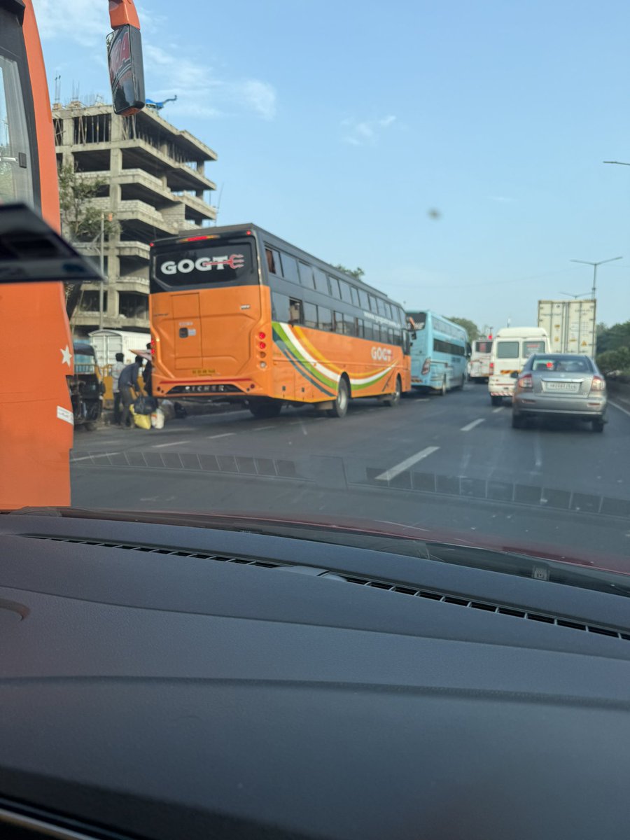 rdamodare's tweet photo. @CP_PCCity @PCcityPolice @Info_Pune sir , buses are still being parked near the **Nigdi grade separator** bridge.
 in the morning , mostly between 7 am to 8 am. Not sure if it is allowed. https://t.co/1ndwSBPtEa