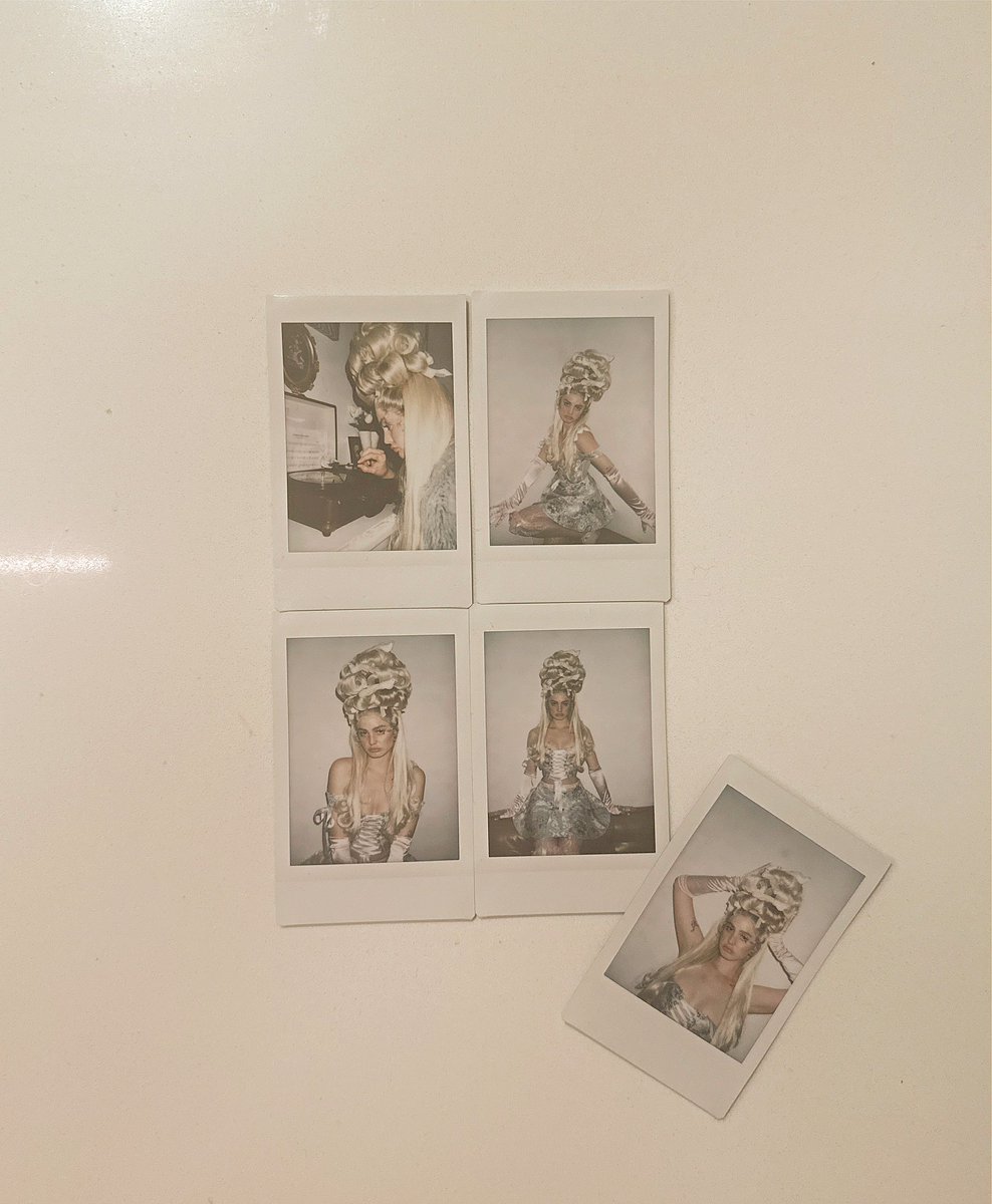 raegancomplex's tweet photo. i poured my heart out w a letter to the ribbons on my ig 🎀 it’s too long to post here so go check it out hehehe https://t.co/XbcPiKqe6L https://t.co/XLTc2JNadd
