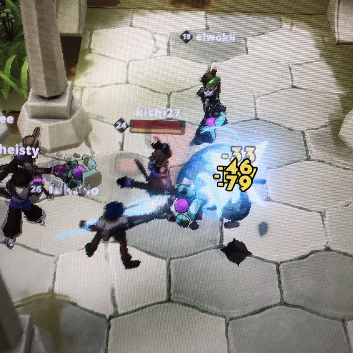 kishi27's tweet image. #Treeverse 
月曜の朝からUSサーバーで外人と周回…
無心に一時間半何も考えずに回ったなんてUO以来かも。
みんな敵に1ダメ与えて他の人に譲る謎ルール。楽しかったわ🤣

7人ぐらいでタコ殴りするとスグに敵が飛ぶので譲り合いの精神を通信越しに感じたよ