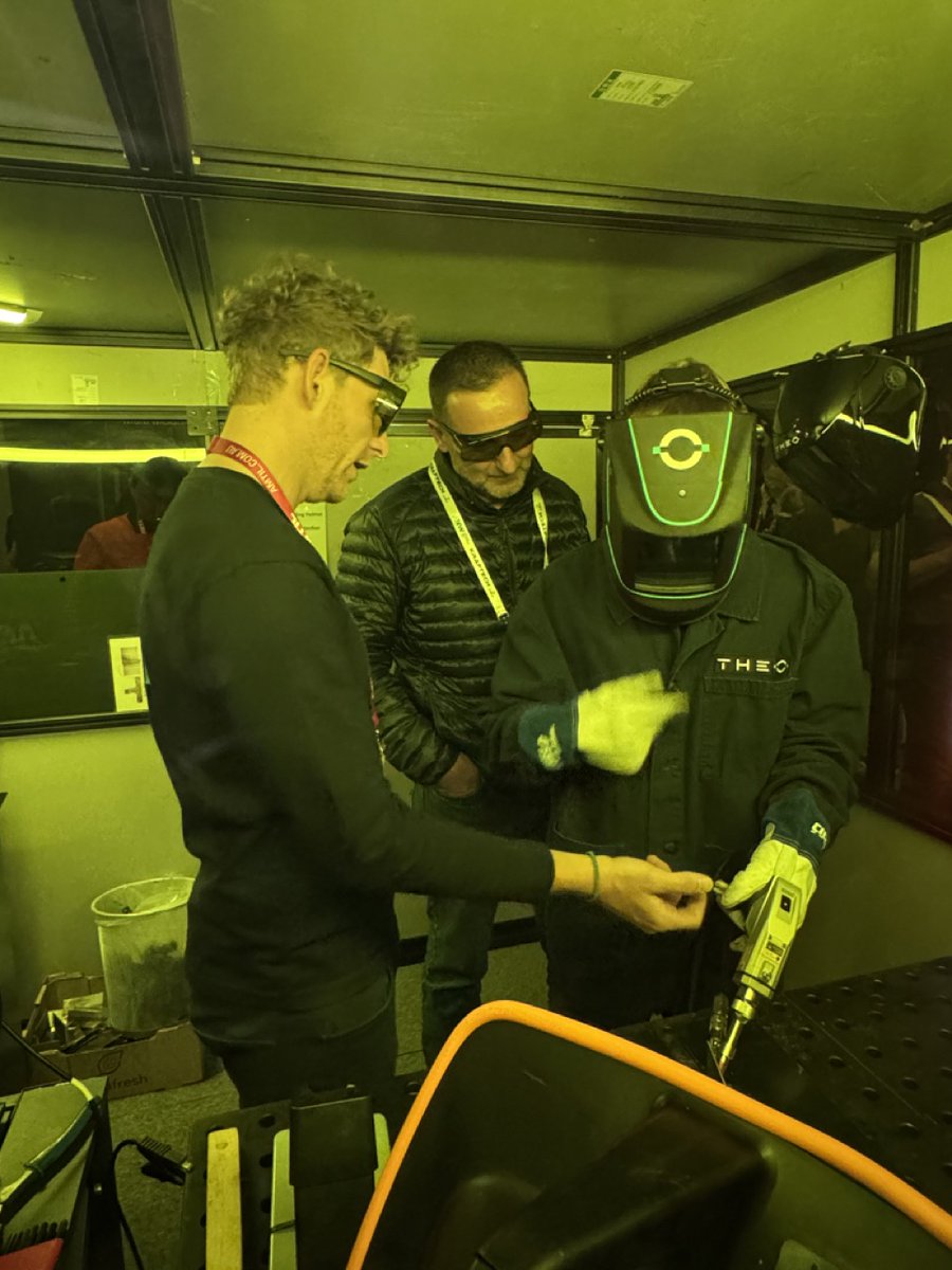 Theoincofficial's tweet image. What a finish at the #AMW! We see more possibilities in the Australian market! Can&apos;t wait to conquer more opportunities together. &apos;Till we meet again next year!!!

#THEO #Maxphotonics #laserwelding #lasercleaning #laser #fiberlaser #handheldlaserwelding #handheldwelding #welding