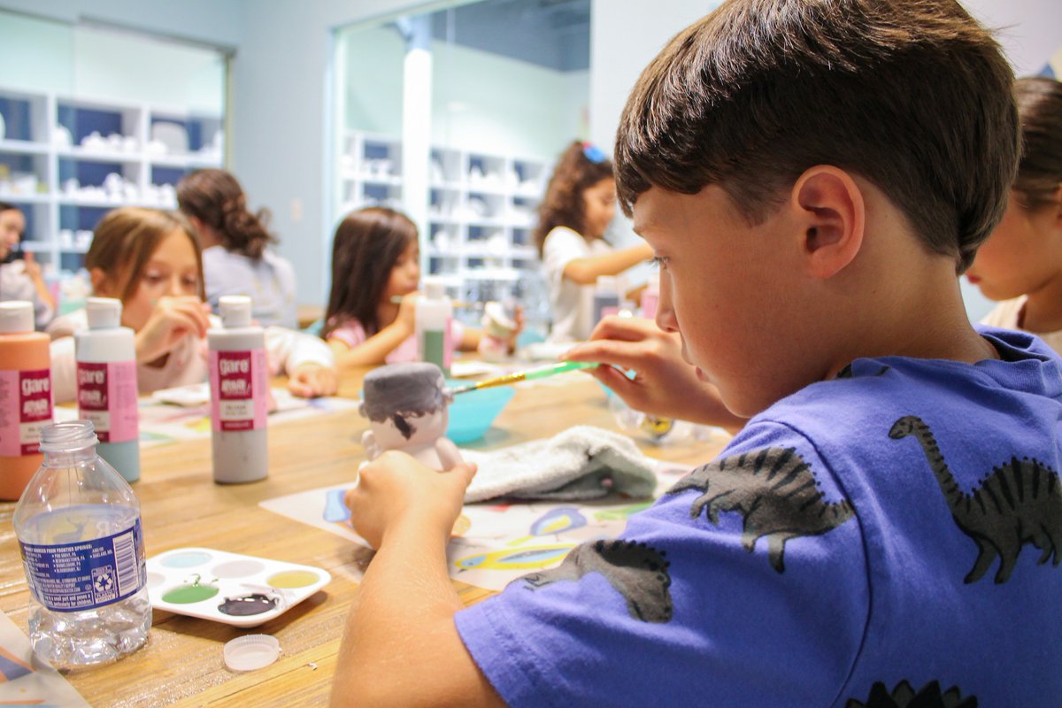 WilliamsburgFam's tweet image. 🎨 Parents&apos; Night Out = Kids&apos; Paint Party!
🗓️ Fri, May 16 | ⏰ 6–8 PM
📍 Paint on Pottery Too
🎨 Kids paint a Stitch or Angel mug + 🍕 snacks included!
🔥 Mugs ready May 23 – food &amp;amp; dishwasher safe!
🔗 Sign up: eventzilla.net/o/paintonpotte…
#WilliamsburgVA #ParentsNightOut #KidFun