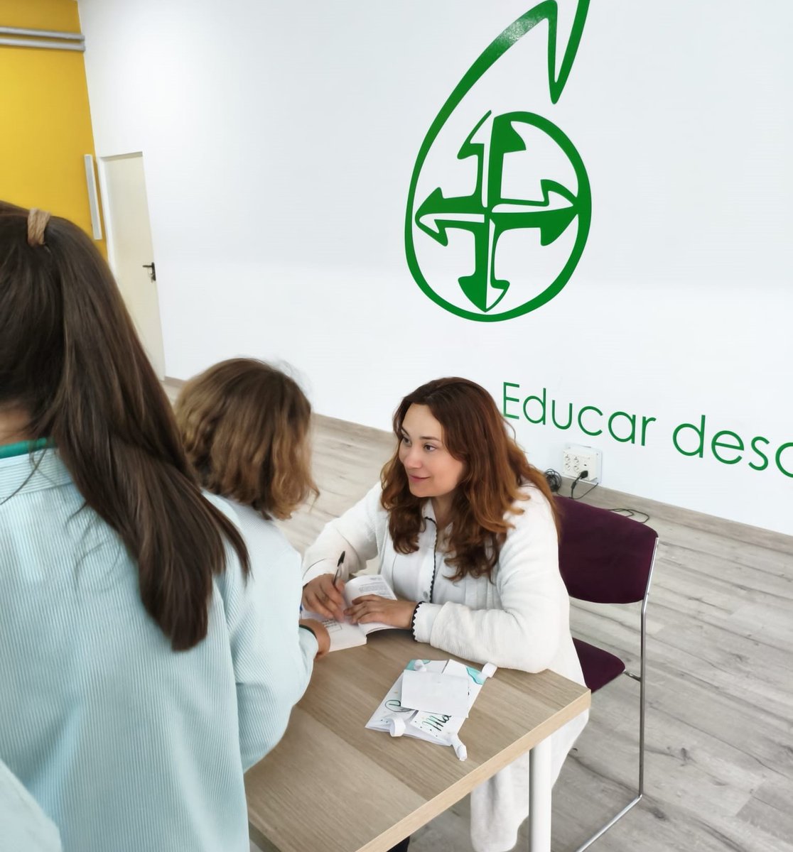 El frágil corazón de Marcel (Pintar-Pintar) estuvo también muy presente en mi visita al <a href="/Dom_Oviedo_FESD/">Santo Domingo-FESD-Oviedo</a>, al que acudí invitada por su directora, <a href="/SaraBarcena/">Sara Bárcena</a> 
Un rato muy agradable y muy tierno compartiendo con el alumnado de 5.º EP sus impresiones sobre la lectura del libro.