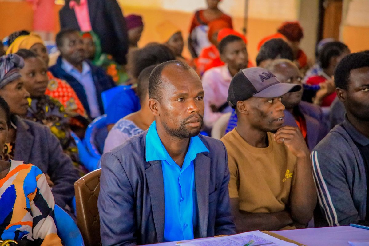 Wakili wa Serikali kutoka Wizara ya Katiba na Sheria George Onyango akitoa elimu ya Kisheria kwa wajumbe zaidi ya 1,000 wa Kamati za Siasa na kamati za utekelezaji ngazi za matawi Manispaa ya Songea leo Mei 12, 2025.