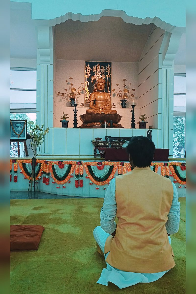 सत्य, समानता और सद्भाव के सिद्धांत पर आधारित #भगवान_बुद्ध के संदेश अनंत काल से मानवता के पथ-प्रदर्शक रहे हैं। त्याग और तप को समर्पित उनका जीवन विश्व समुदाय को सदैव करुणा और शांति के लिए प्रेरित करता रहेगा। आप सभी को #बुद्ध_पूर्णिमा की अनंत शुभकामनाएं।
#नमोबुद्धाय 🙏🏻