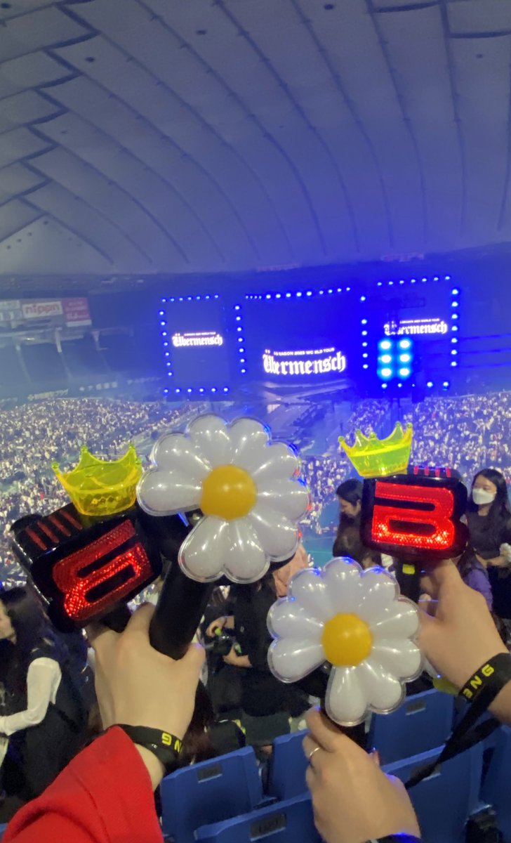 mb2st8's tweet photo. 仕事後に駆け付けてなんとか行ってきた
8年越しジヨン様本当に戻ってきてくれてありがとう次は大阪で会おうねっっっっ！！！！！！！！ https://t.co/svtfVIz1hr