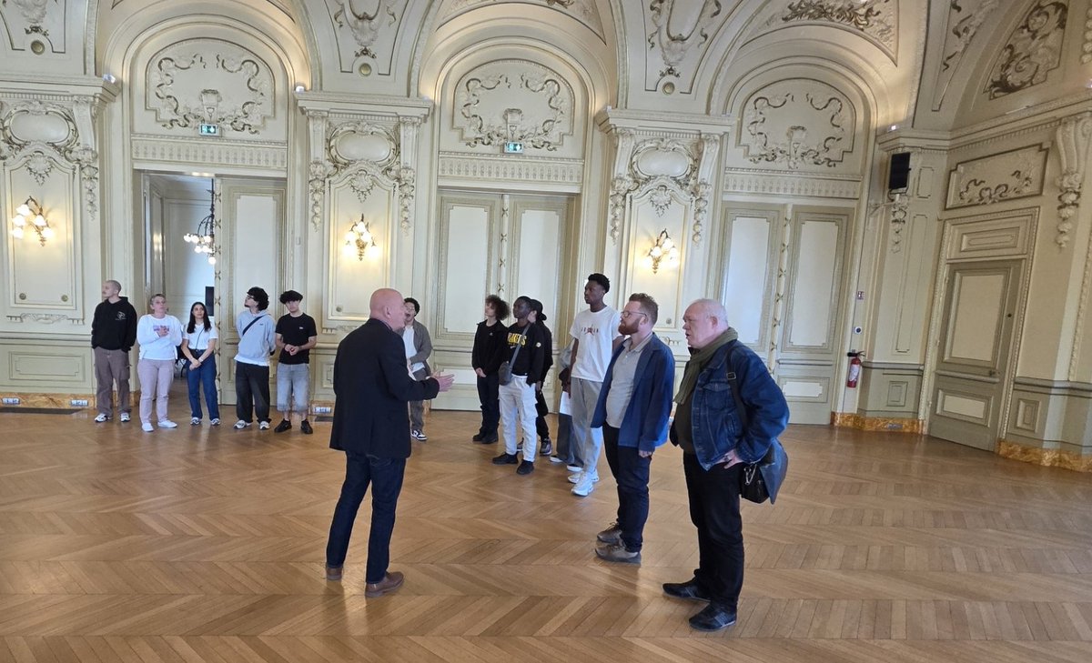 Visite de la mairie de Clichy pour les jeunes de la Mission Locale de Clichy-la-Garenne <a href="/ClichyMl/">ML Clichy</a>  dans le cadre du premier « Rallye administratif »  😎