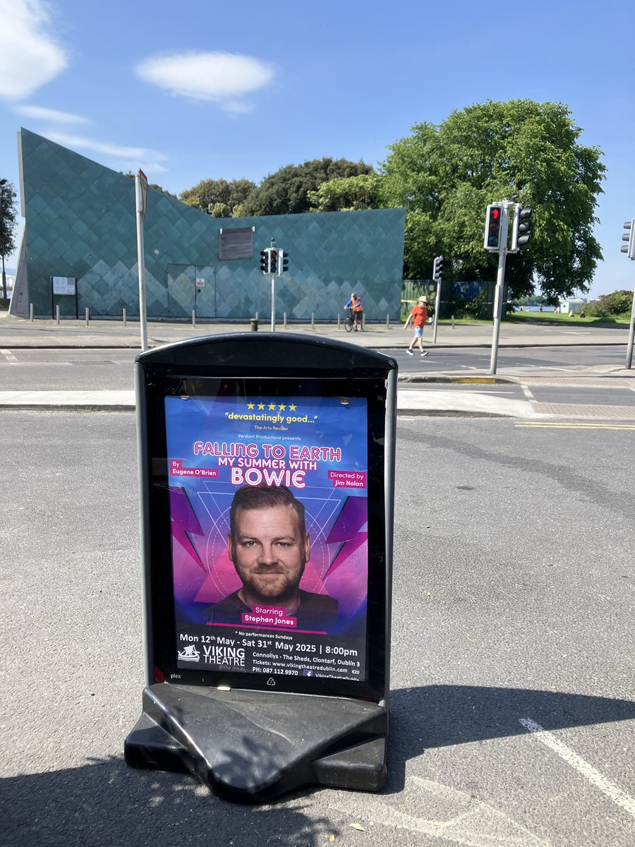 It’s tonight !!! Opening tonight 12th May FALLING TO EARTH My Summer With Bowie until 31st May ⭐️⭐️⭐️⭐️⭐️’devastatingly good ..TheArtsReview performed by Stephen Jones.
