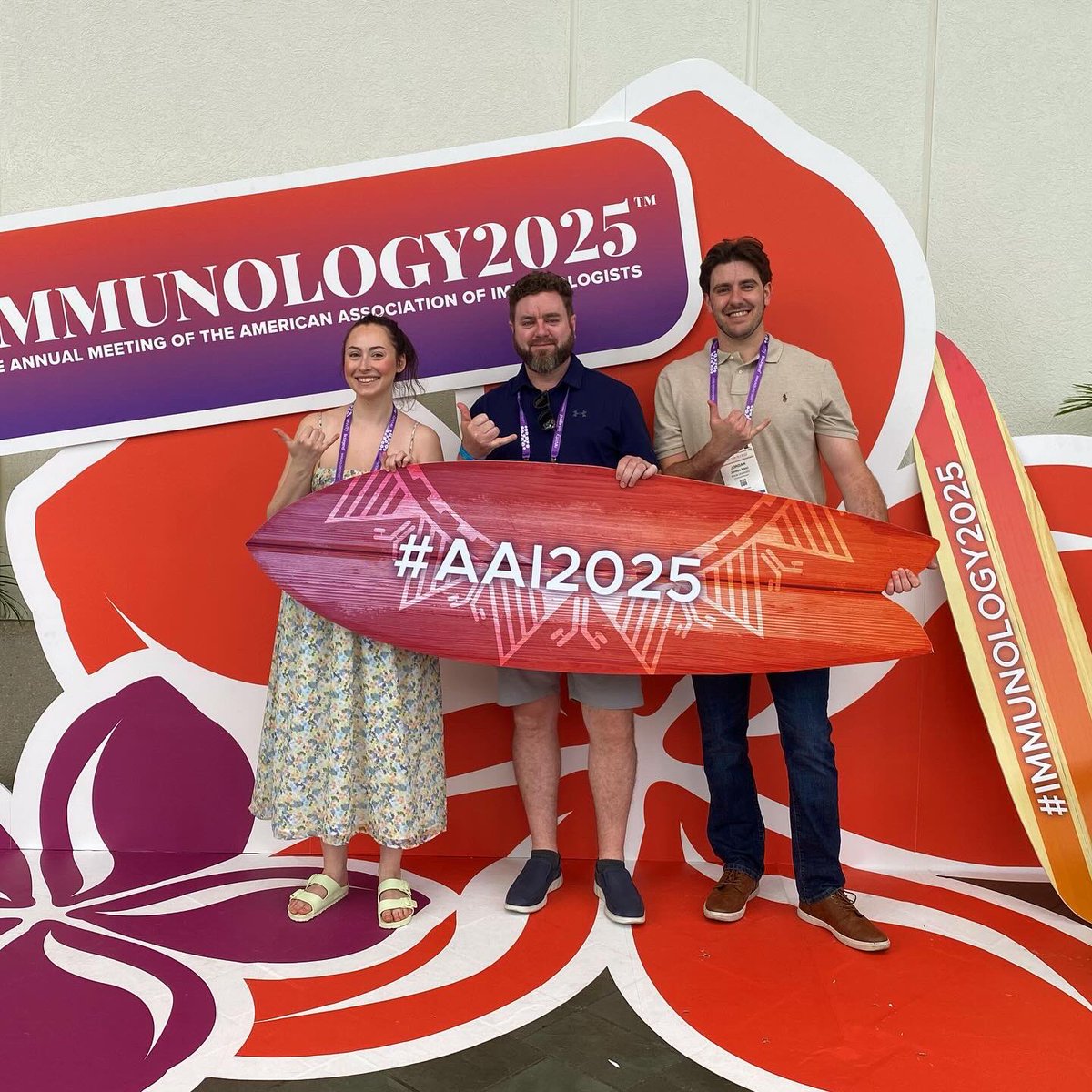 adamjmacneil's tweet photo. The Inflammation &amp; Immunity Lab #MacNeilLab hit #IMMUNOLOGY2025 in Hawaii ☀️🌊🏄🪸🐠 @BrockUniversity https://t.co/S2KKKuN7i7