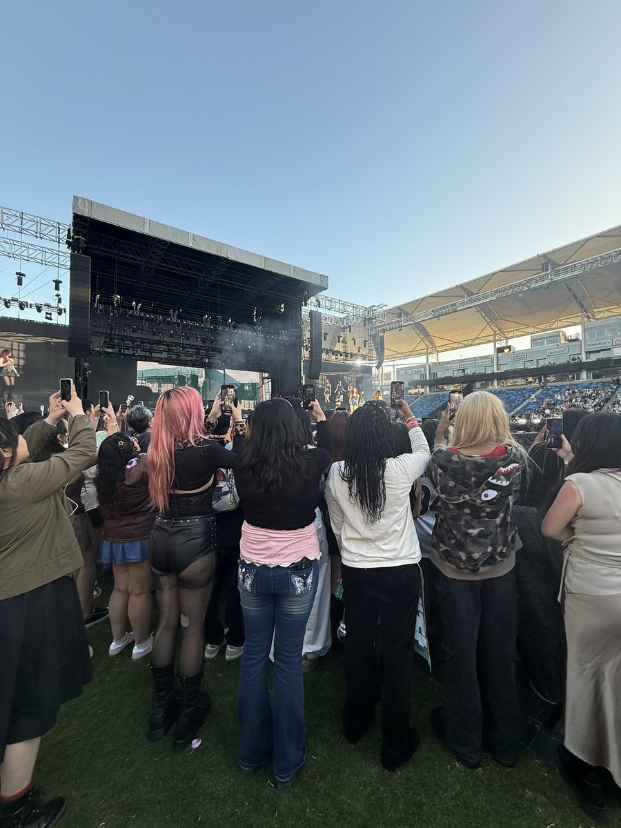 RAINSINHEAV3N's tweet photo. idc who this reaches i just hope people understand what they did was so insanely wrong and @dignityhealthsp realizes how terrible they are #SMTOWNinLA #SMTOWN_IN_LA #SMTOWN https://t.co/BrQtOqV8E6