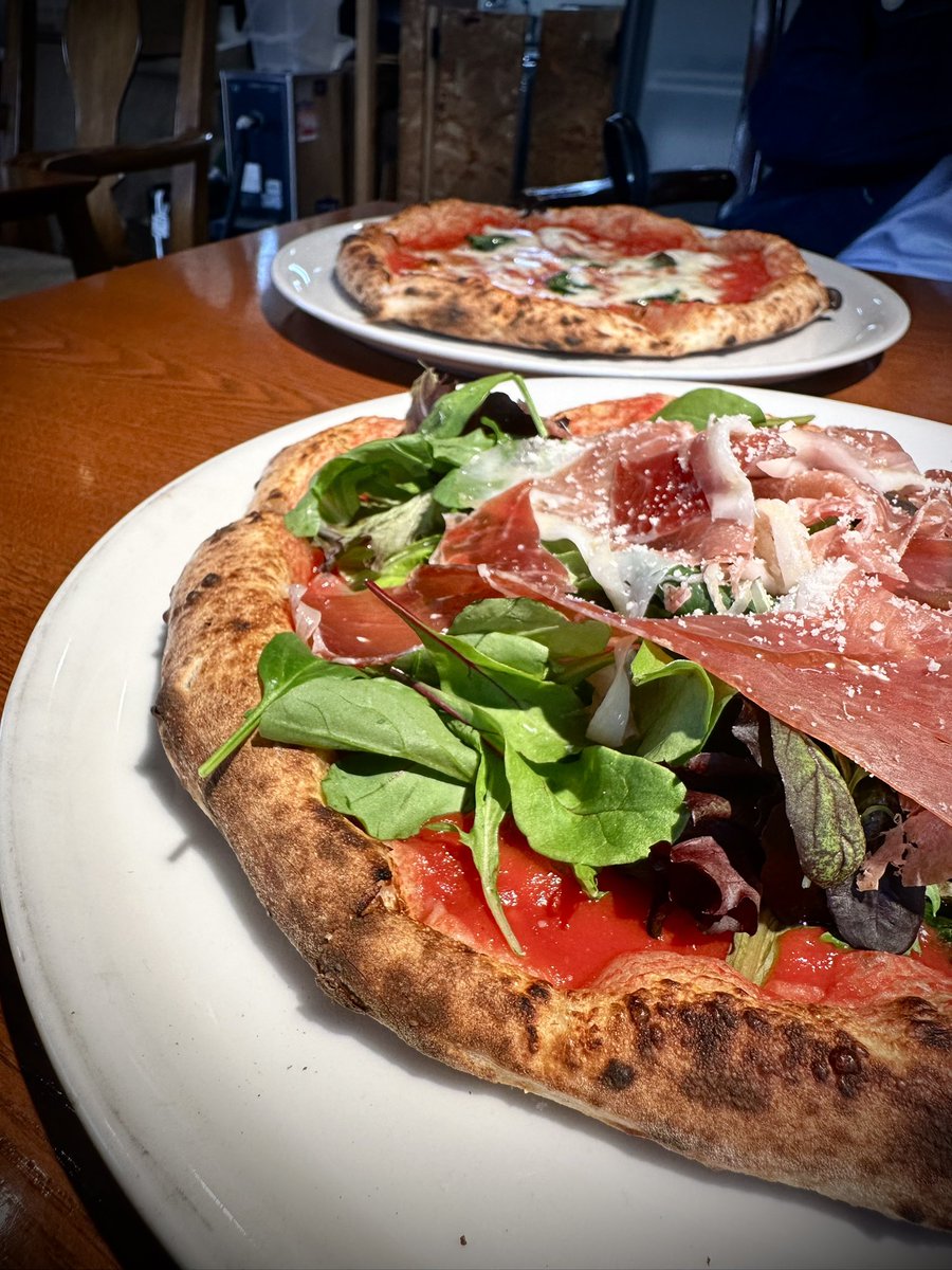 一切れだけ余って持ち帰ったピザもちゃんと食べましたなう🍕