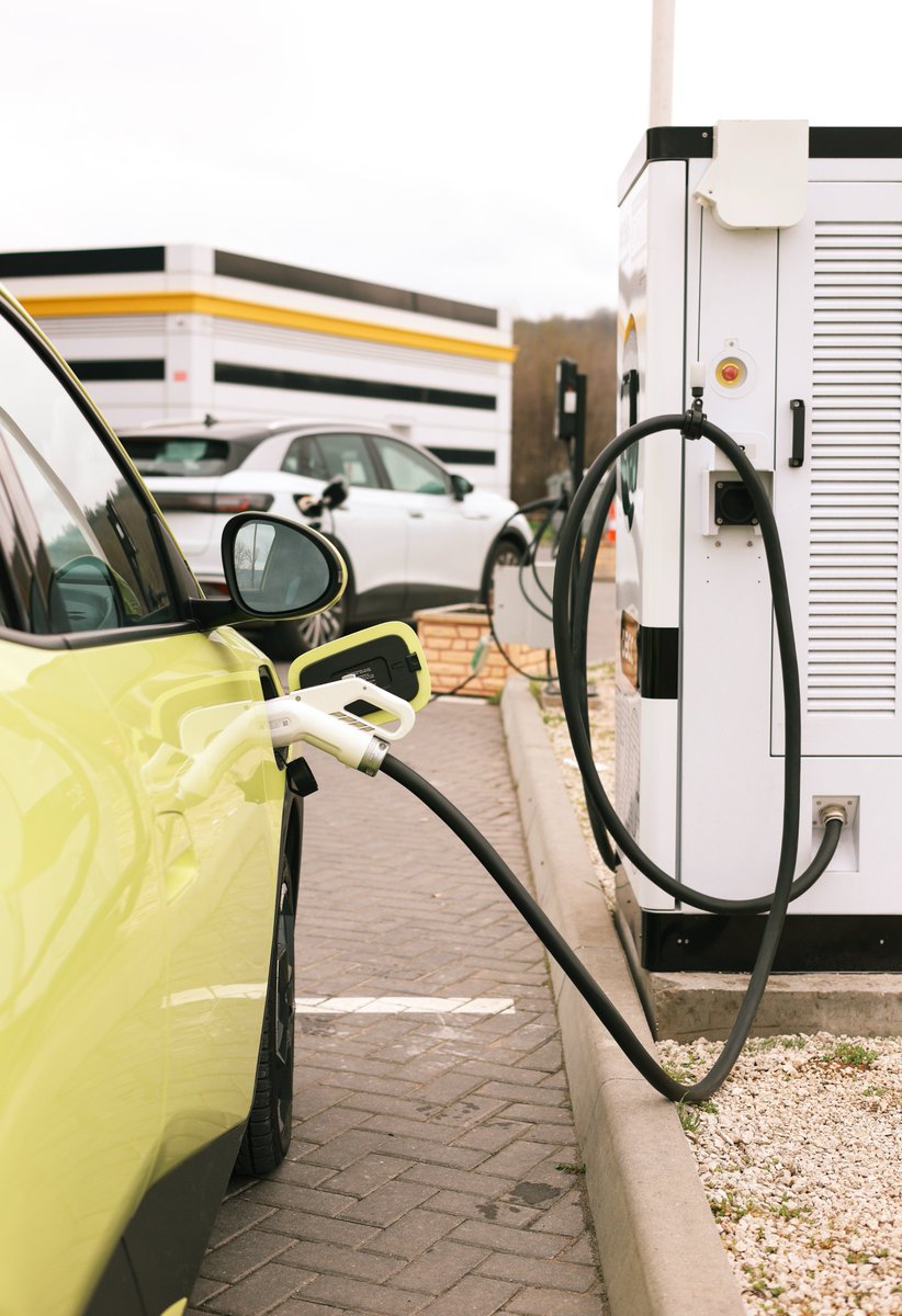 10,000 charging sessions = 10,000 stories 📚

From Dacia Spring to Rolls Royce Spectre, from Chisinau to Bucharest - every session tells a story of:
✨Innovation
🍀Sustainability
💪Community

Here's to the drivers who believed in our vision. Here's to the next ones who will