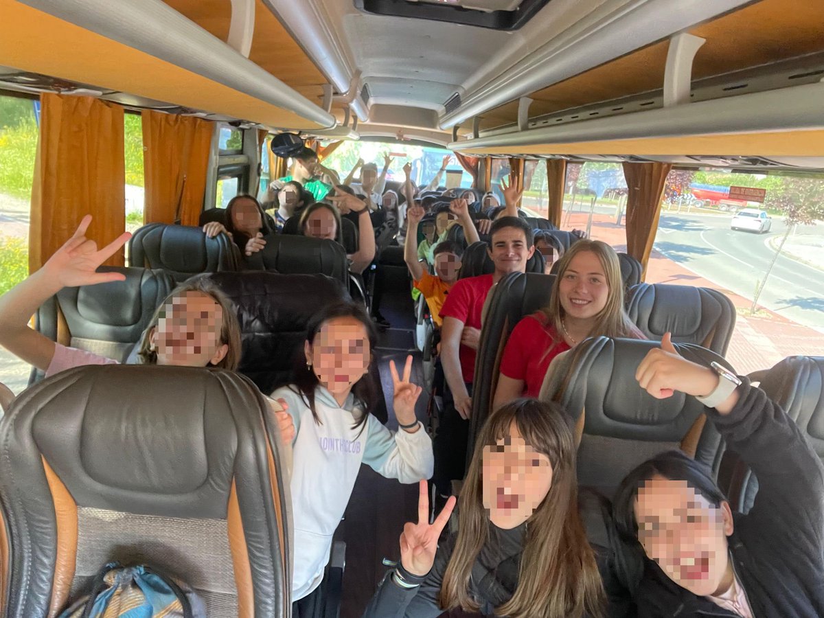 ¡Ya estamos de camino! Empieza la excursión ¡Vamos a pasárnoslo genial! 🤩 <a href="/HBSTORREJON/">Humanitas Torrejón</a>